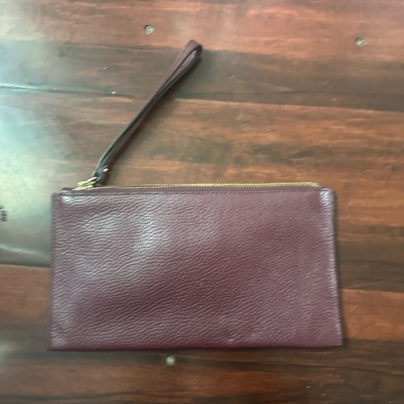 Micheal Kors Burgundy Cluth - Picture 3 of 3